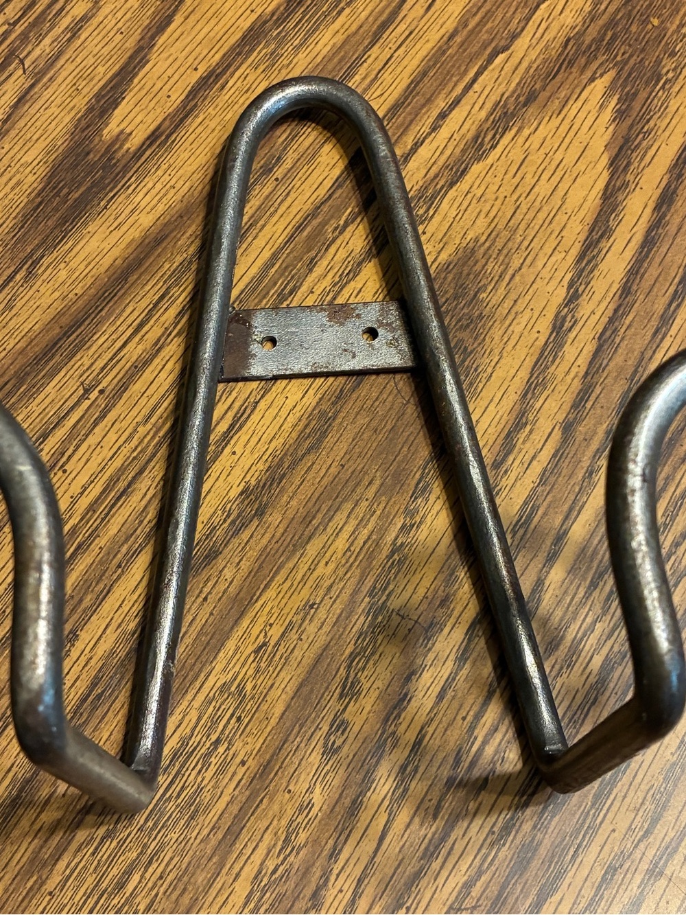 Metal Scroll Display Easel - Rustic Silver Tone - Picture 3 of 3